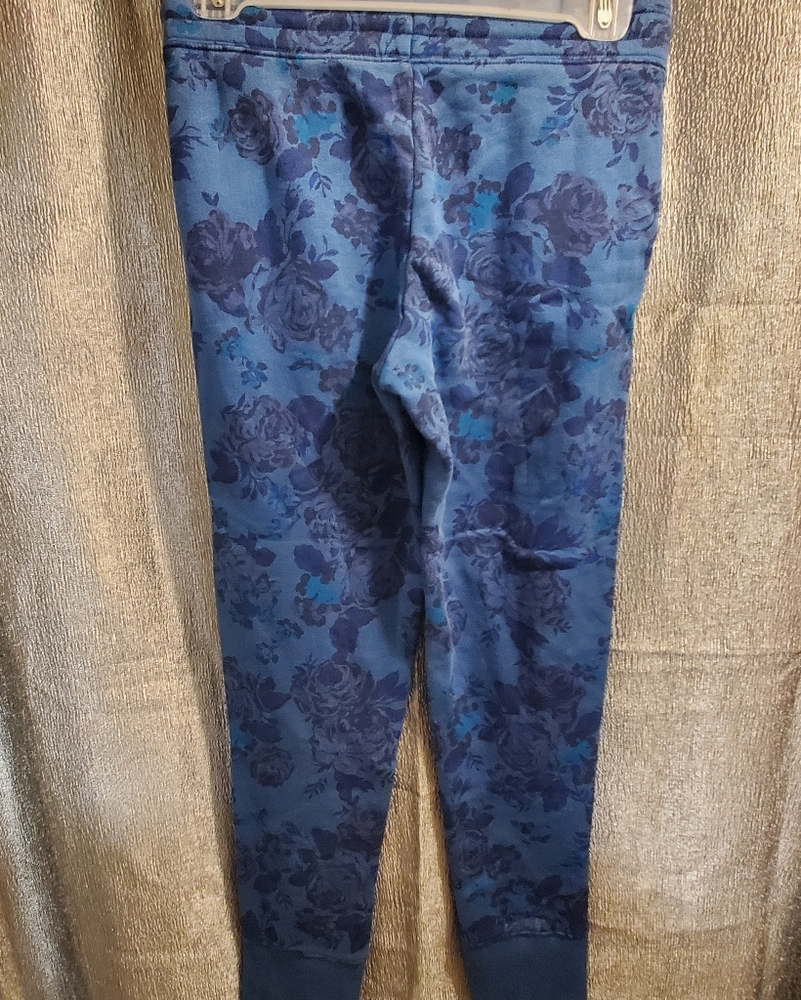 Sweatpants - Picture 2 of 3